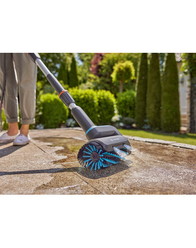 GARDENA Akku Terrassenbürste AquaBrush Universal 04/18V P4A mit Batterie
